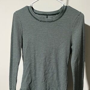 American Eagle Striped Black and White Women's Top